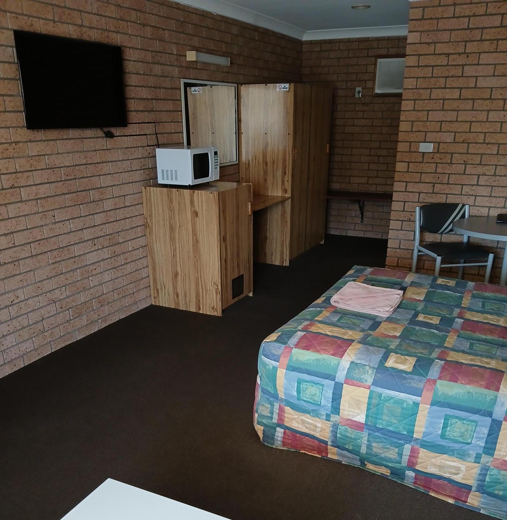 Aaron Inn Motel Narrabri Ngoại thất bức ảnh