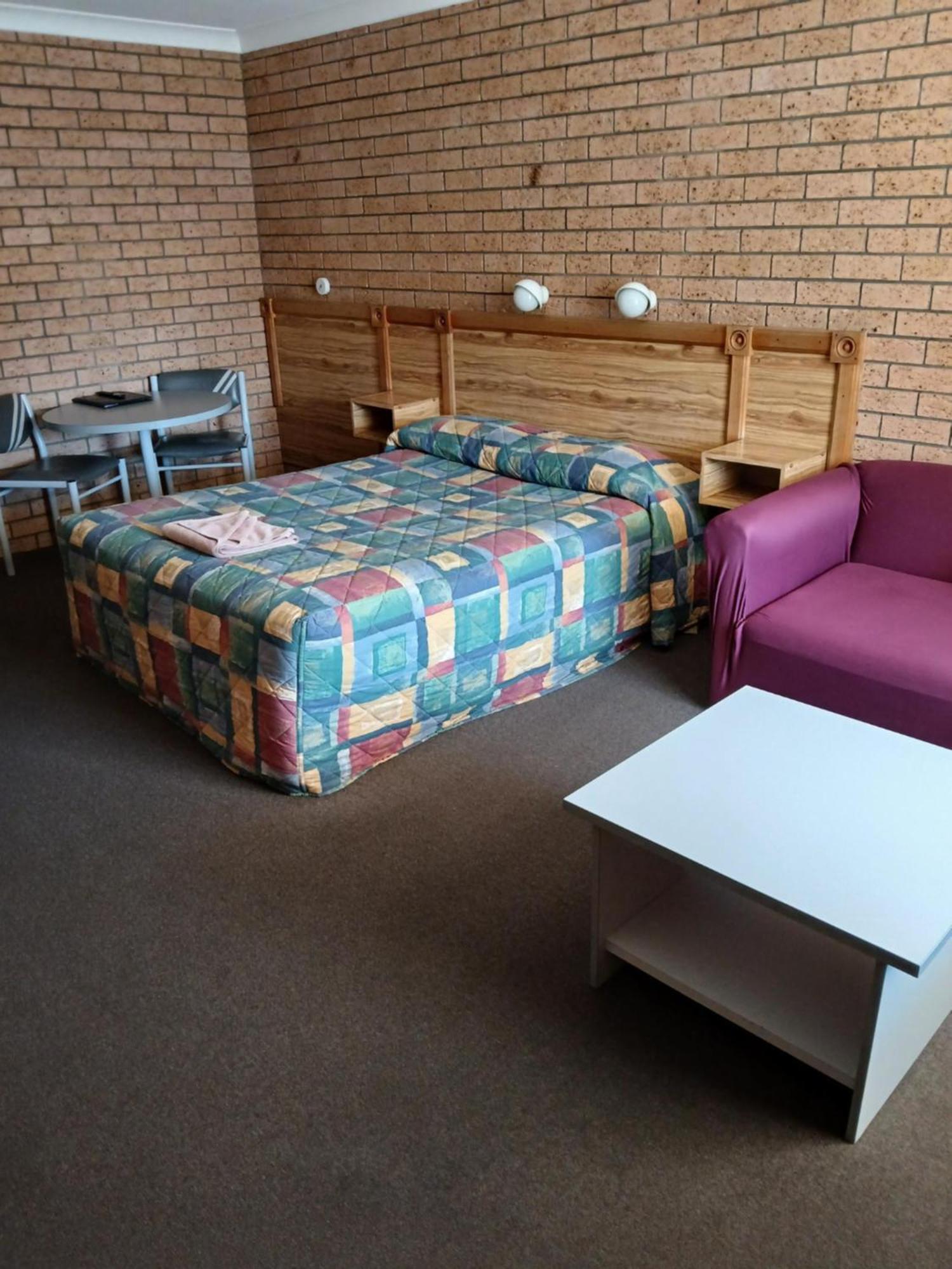 Aaron Inn Motel Narrabri Ngoại thất bức ảnh