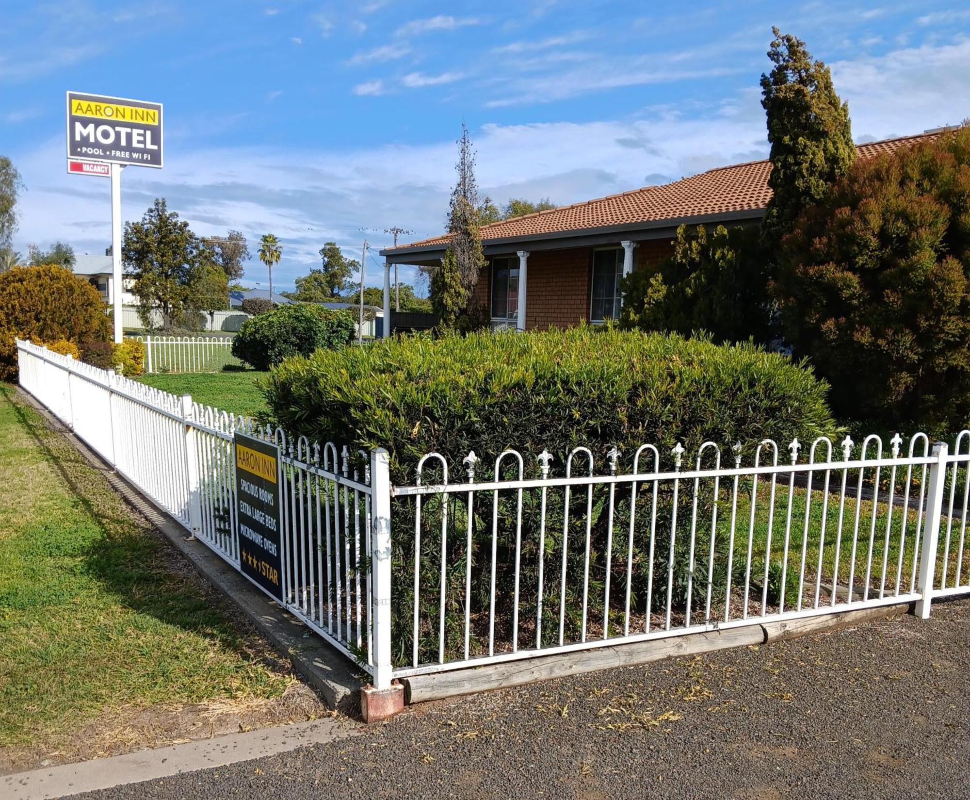 Aaron Inn Motel Narrabri Ngoại thất bức ảnh