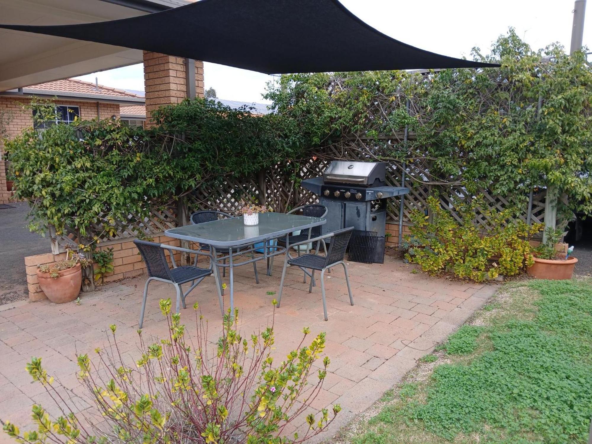 Aaron Inn Motel Narrabri Ngoại thất bức ảnh